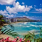 Free Parking Close To Waikiki Beach Pool & Hot Tub